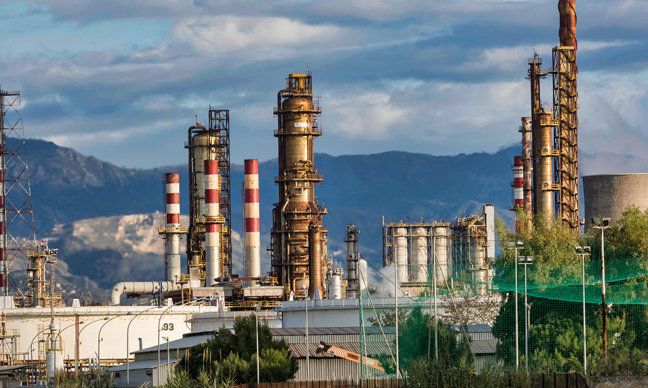 cropped-refinery-3400043.jpg